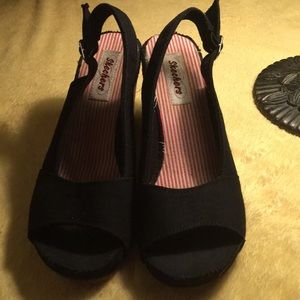 The shoes I am selling are Skechers dress shoes.